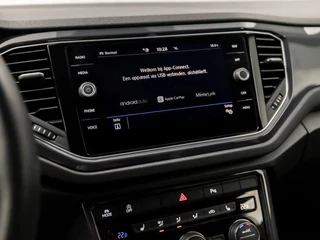 Volkswagen T-Roc Volkswagen T-Roc 1.5 TSI Sport 150Pk (VIRTUAL COCKPIT, APPLE CARPLAY, GROOT NAVI, CAMERA, LED KOPLAMPEN, SPORTSTOELEN, ADAPTIVE CRUISE, MODE KNOP, STOELVERWARMING, NIEUWE APK, NIEUWSTAAT) - afbeelding nr 31