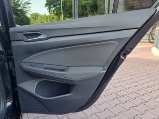 Volkswagen Golf Volkswagen Golf 1.5 eTSI R-Line Business+ | LED | Trekhaak | All-seasons | ACC | Keyless | Stoelverwarming | - afbeelding nr 50