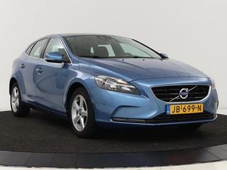Volvo V40 Volvo V40 2.0 T2 Momentum | Navigatie | Parkeerhulp |  Climate control | Bluetooth | Cruise control - afbeelding nr 23