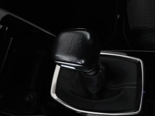 Peugeot 208 Peugeot 208 1.2 PureTech GT-Line | Panoramadak | Carplay | Afneembare trekhaak | Cruise control | Full LED | Navigatie | Camera | Sfeerverlichting - afbeelding nr 17