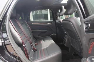 Renault Arkana Renault Arkana 1.6 E-Tech Hybrid 145 R.S. Line / Trekhaak / Panoramadak / Camera / Leder / 18'' / Bose / Keyless / Sfeerverlichting / Navigatie / Dodehoek / DAB / ACC / Stoelverwarming - afbeelding nr 12