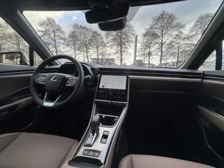 Lexus LBX Dodehoekdetectie, Beige leer, Elektrische achterklep , All-in Rijklaarprijs - afbeelding nr 5