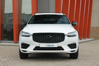 Volvo XC60 Volvo XC60 T6 Recharge AWD R-Design | Panoramadak | Parkeercamera | HUD | Pilot Assist | BLIS | Stoelverwarming | Trekhaak | Glossy Black | Keyless - afbeelding nr 2