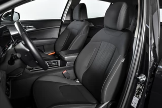 Kia Sportage Kia Sportage 1.6 T-GDi MHEV 160 PK DynamicLine - Automaat | Afn. Trekhaak | Dig. Cockpit | Adapt. Cruise | Stuur-+Stuurverw. | PDC | Camera | NAV + App. Connect | ECC | LM 17