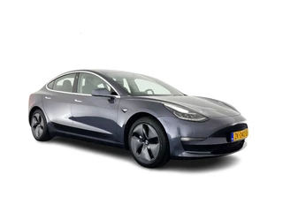 Tesla Model 3 - 489660401-0