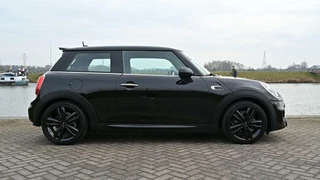 MINI Cooper MINI Cooper 1.5 | JCW Pakket | Stoelverwarming | NAP | LED | - afbeelding nr 13