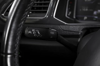 Volkswagen T-Roc Volkswagen T-Roc 2.0 TSI 190 PK 4Motion Sport - Automaat | Dig. Cockpit | Cruise Control | Stoelverw. | PDC | NAV + App. Connect | ECC | Afn. Trekhaak | LM 17