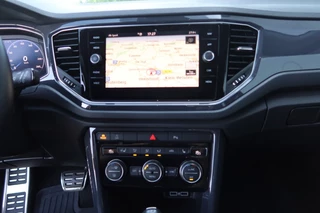 Volkswagen T-Roc Volkswagen T-Roc 1.5 TSI Sport 150pk NAVI, Camera, Schuif/kanteldak, Stoelverwarming - afbeelding nr 8