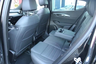 Alfa Romeo Tonale Alfa Romeo Tonale 1.5T 160PK HYbrid VELOCE | PANORAMISCH SCHUIF / KANTELDAK | LEDEREN BEKLEDING | VOORSTOELEN / STUUR VERWARMD | VOORSTOELEN GEVENTILEERD | VOORSTOELEN ELEKTRISCH VERSTELBAAR | DRAADLOOS APPLE CARPLAY / ANDROID AUTO | 360° CAMERA | AUTOMATISCH DIMMENDE BUITENSPIEGELS | 20