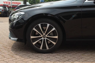 Mercedes-Benz E-Klasse Mercedes-Benz E-Klasse 300 e Business Solution / Panoramadak / 360Camera / Leder / 18'' / Virtual Cockpit / LED Koplampen / Stoelverwarming / Cruise Control - afbeelding nr 14