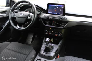 Ford Focus Ford Focus Wagon 1.0 EcoBoost Titanium Business 125 PK, Stuur/stoel verwarming, Pdc voor + achter, Full led, Keyless entry, Donkerglas, App connect, Cruise, Navi, Clima, 17 inch Lmv. - afbeelding nr 8