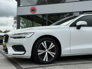 Volvo V60 Volvo V60 2.0 B3 Aut. 163pk MHEV Momentum | Navi | LED | Trekhaak | LMV - afbeelding nr 9