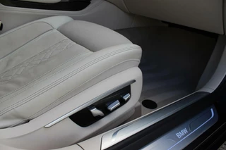 BMW 7 Serie ➡️ BMW 7-serie 750Li G12 xDrive High Executive | Origineel | Laser | Camera360 | Massage | Head-up | Bowers&Willikins | DAB | 449 pk | 20 inch | Softclose | - afbeelding nr 17