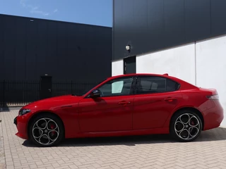 Alfa Romeo Giulia Alfa Romeo Giulia 2.0 Turbo 280 PK Competizione Q4 AWD | Harman | Veloce | 19