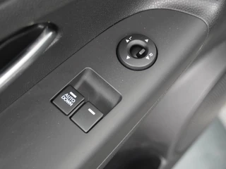Kia Venga Kia Venga 1.4 CVVT DynamicPlusLine - Navigatie - Camera - Climate control - Cruise control - 12 maanden garantie - afbeelding nr 27