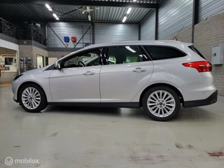 Ford Focus Ford Focus Wagon 1.0 Titanium/Cruise/Clima/Navi/Trekhaak/Nap - afbeelding nr 6