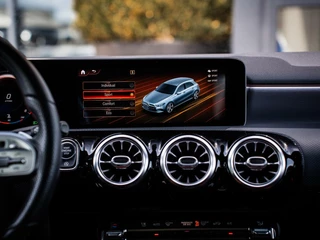 Mercedes-Benz A-Klasse Mercedes A-klasse A250 Premium AMG|PANO|BURMESTER|SFEERVERL. - afbeelding nr 23
