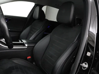 Mercedes-Benz C-Klasse Mercedes-Benz C-klasse 300e AMG Night | Adaptive cruise |  Stoelverwarming | Trekhaak | Carplay | Camera | Sfeerverlichting | Full LED - afbeelding nr 5