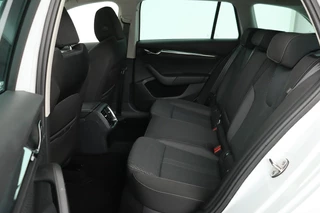 Škoda Octavia Skoda Octavia 1.4 TSI iV PHEV Style | Head-Up | Massage |  Stoel & achterbankverwarming | Camera | Carplay | Adaptive cruise | Full LED | Navigatie - afbeelding nr 6