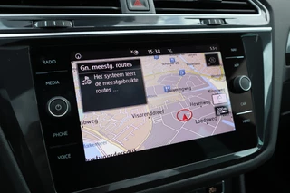 Volkswagen Tiguan Pano / Trekhaak / Massage Stoel / LED / Stoelverwarming / Camera / - afbeelding nr 11