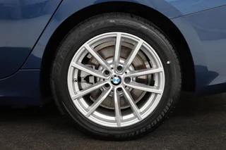 BMW 3 Serie BMW 3-serie 330e eDrive Edition | Adaptive cruise | Leder |  Stoelverwarming | Harman/Kardon | Keyless | Carplay | Live Cockpit | Navigatie | Full LED | Achterbankverwarming - afbeelding nr 33