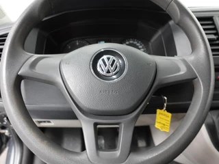 Volkswagen Transporter Volkswagen Transporter 2.0 TDI L1H1 Airco Cruise control Trekhaak Parkeersensoren 3-zits Sidebars Euro6 - afbeelding nr 16
