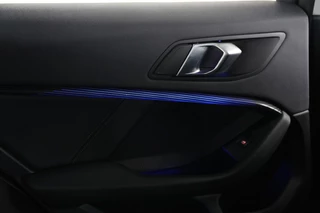 BMW 1 Serie BMW 1 Serie 118i Executive Business Aut. NAP/Sportstoelen/Live Cockpit Prof - afbeelding nr 28