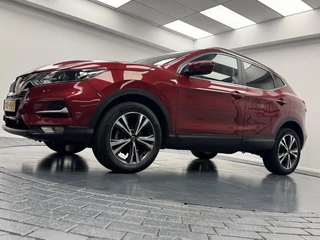 Nissan QASHQAI Nissan Qashqai 1.3 DIG-T Premium Edition Automaat-Trekhaak-Navigatie-Carplay-Cr.contr-Clima-360Camera-Lm.18