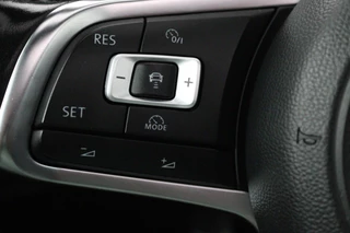 Volkswagen Polo Volkswagen Polo 2.0 TSI GTI (PANORAMADAK, NL-AUTO, NAVIGATIE, ACHTERUITRIJCAMERA, AUTOMAAT, CRUISE ADAPTIEF, PARKEERSENSOREN) - afbeelding nr 12