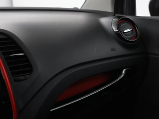Renault Captur Renault Captur 0.9 TCe Helly Hansen | 1e eigenaar |  Stoelverwarming | Trekhaak | Camera | Navigatie | Keyless | Climate control | Cruise control | LED - afbeelding nr 26