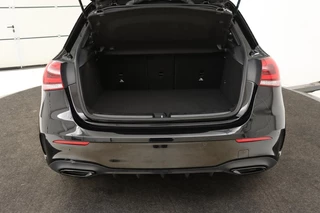 Mercedes-Benz A-Klasse Mercedes-Benz A-klasse 250e AMG Night | Carplay | Stoelverwarming |  Camera | Leder/Alcantara | Full LED | Sfeerverlichting | Park Assist | Navigatie - afbeelding nr 19