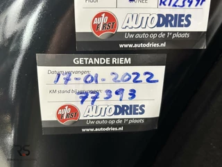 Peugeot 2008 Peugeot 2008 1.2 110 pk Allure | Pano | Clima | Cruise | CarPlay | Stoelverw. | PDC | 16
