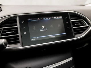 Peugeot 308 Peugeot 308 SW 1.2 PureTech Sport (PANORAMADAK, APPLE CARPLAY, GROOT NAVI, ADAPTIVE CRUISE, PARKEERSENSOREN, SPORTSTOELEN, GETINT GLAS, CRUISE, DAB+, NIEUWSTAAT) - afbeelding nr 26