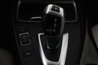 BMW 1 Serie BMW 1-serie 118i High Executive Automaat (GROOT-NAVIGATIE, STOELVERWARMING, LED, LEDER, CAMERA, GOED ONDERHOUDEN) - afbeelding nr 18