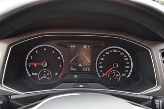 Volkswagen T-Roc Volkswagen T-Roc 1.5 TSI Style Business Trekhaak Navi Carplay stoel/stuur verwarming el-achterklep - afbeelding nr 23