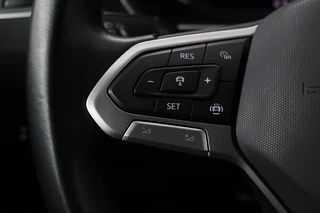 Volkswagen Tiguan Volkswagen Tiguan 1.5 TSI Life | Stoelverwarming | Trekhaak | LED Plus | Camera | Massage | Navigatie | Adaptive cruise | Ergo Active | Navigatie | Keyless - afbeelding nr 16