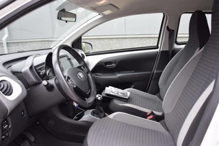 Toyota Aygo Toyota Aygo 1.0 VVT-i x-play | Cruise control | Bluetooth | Achteruitrijcamera | - afbeelding nr 7