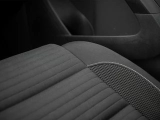 Volkswagen Tiguan Volkswagen Tiguan 1.4TSi DSG6 Cup Sport&Style | Trekhaak 1.800kg. | 2e eigenaar | Climate Control | Stoelverwarming | Parkeer pakket | Winter-pakket | Koplampsproeiers | Multifunctioneel lederen stuurwiel - afbeelding nr 35