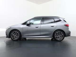 BMW 2 Serie BMW 2-serie Active Tourer 220i M-Sport HARMAN KARDON AUDIO| PANO |360 CAMERA | MEMORY SEAT - afbeelding nr 4