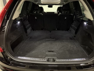 Volvo XC90 Volvo XC90 T8 Recharge AWD R-Design BLACK LONG RANGE PANO/TREKHAAK/HEAD-UP/MEMORY/H&K/CAMERA/ACC/PILOT-ASSIST/KEYLESS/LEER-SPORT/GOOGLE/PRIVACY/20
