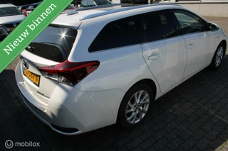 Toyota Auris Toyota Auris 1.8 Hybrid Comfort/Led/Navi/Bt/Parkass./Pano/ - afbeelding nr 3