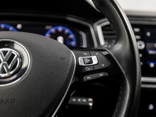 Volkswagen T-Roc 150Pk (VIRTUAL COCKPIT, APPLE CARPLAY, CLIMATE, ADAPTIVE CRUISE, SPORTSTOELEN, LED KOPLAMPEN, GETINT GLAS, LANE ASSIST, NIEUWSTAAT) - afbeelding nr 19