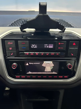 Volkswagen up! Volkswagen Up! 1.0 BMT high up! Clima | Cruise |Navi | Camera | Stoelverwarming | PDC - afbeelding nr 19