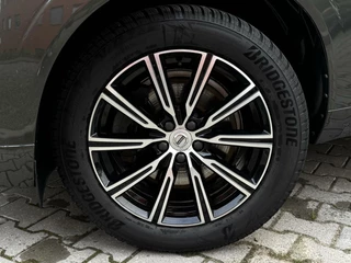 Volvo XC60 Volvo XC60 2.0 T8 Twin Engine AWD Automaat-8  Inscription | 19 inch | Standkachel | Elek. Stoelen + geheugen | Panoramadak | Semi-elek. Trekhaak - afbeelding nr 4