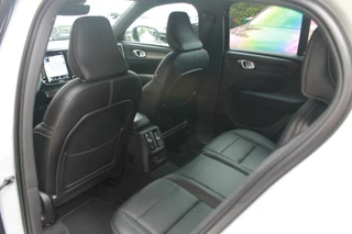 Volvo XC40 Volvo XC40 T4 Recharge R-Design | Parkeercamera | Stoelverwarming | Leder | Electr. Stoelen | Glossy Black | Keyless - afbeelding nr 19