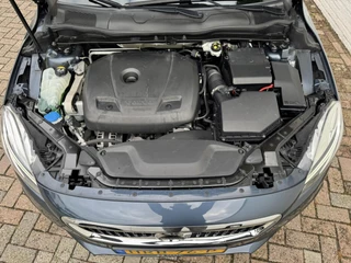 Volvo V40 Volvo V40 CROSS COUNTRY 1.5 T3 Momentum Ocean Race Cruise control Climate control Parkeersensor Navigatie - afbeelding nr 40