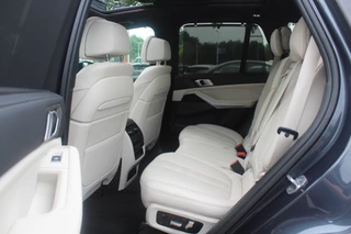 BMW X5 BMW X5 xDrive30d High Exe. 7p. M Sport / Trekhaak / Panoramadak / Camera / Head-up / Softclose / 20'' / Harman Kardon / Luchtvering / Laser LED / Keyless / Leder / Apple CarPlay / Stuurverwarming / DAB / ACC / Zonnescherm zijruite - afbeelding nr 11