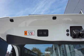 Toyota C-HR |Navi|Carplay|Stoel en stuurverwarming|Camera|PDC V+A|Elektrische a.klep| - afbeelding nr 13