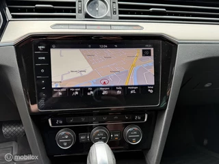 Volkswagen Passat Volkswagen Passat Variant 1.4 TSI Highline Business R, Trekhaak, Panodak, apk 10.2025 - afbeelding nr 21