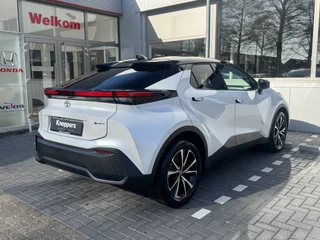 Toyota C-HR Dodenhoekdetectie, Navigatie, Parkeersensoren V + A , All-in Rijklaarprijs - afbeelding nr 44